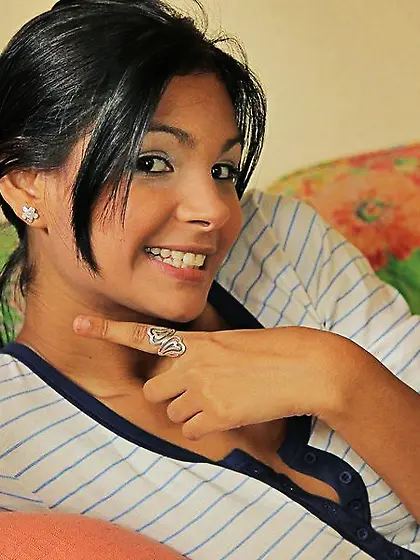 Sexy brunette Karla Spice stripping and exposing delicious puppi