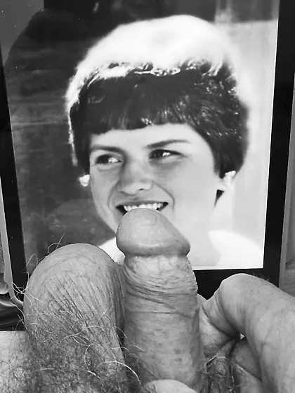 D A N i E L L E ❤️world wide web whore