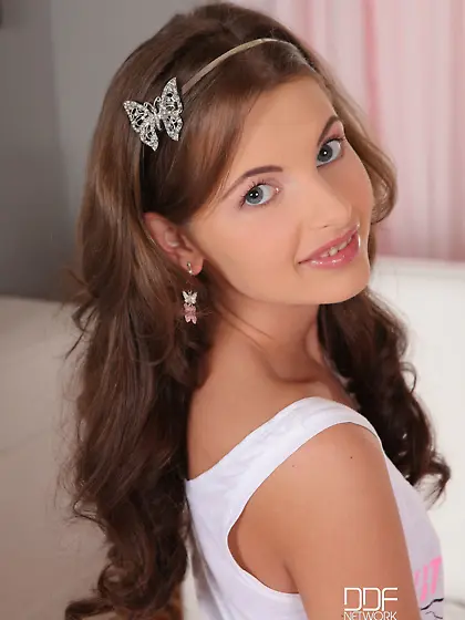 This pioneering porn starlet is going to play with her pussy