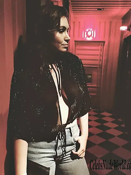 Braless Photos of Sophie Simmons