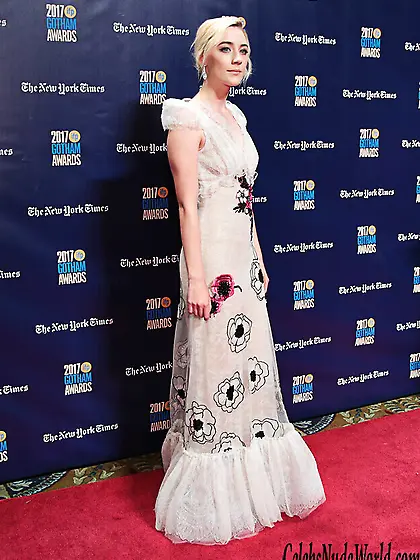 Saoirse Ronan Cleavage