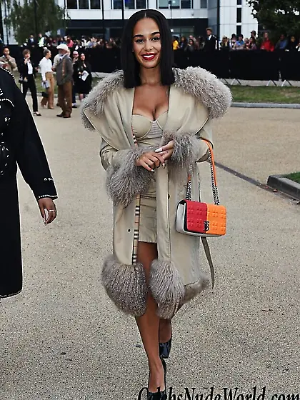 Jorja Smith Cleavage