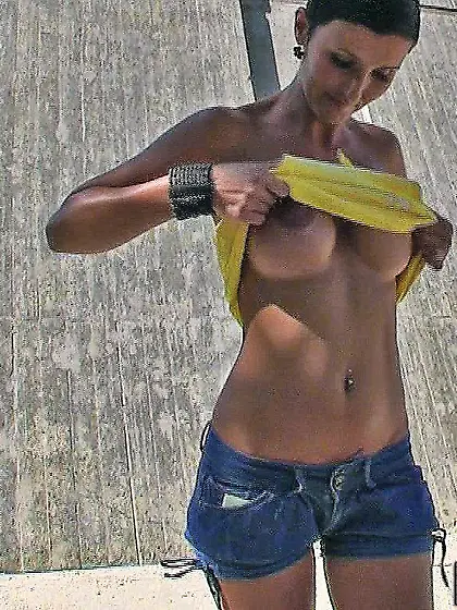 Beautifully titted girl Gabrielle Gucci is beading her sexy beav