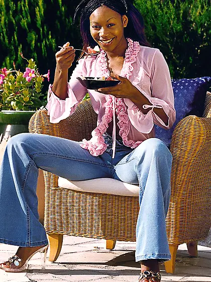 Ebony beauty sexy posing outdoor mother-naked and masturbating w