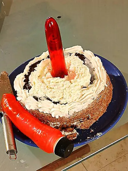 Simony Diamond spreads her sexy legs for the camera and pokes he