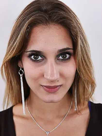 Stacked fair-haired babe with big juggs nude