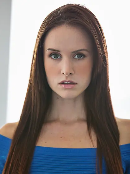 Blue dress is thrown away and beauty Jayden Taylors can show her