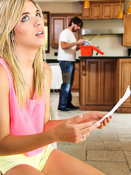 Horny couple experiments with roles as dominant & submissive