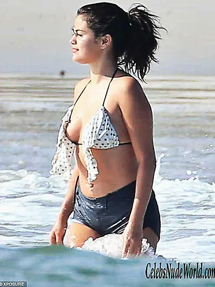 Nude Selena Gomez
