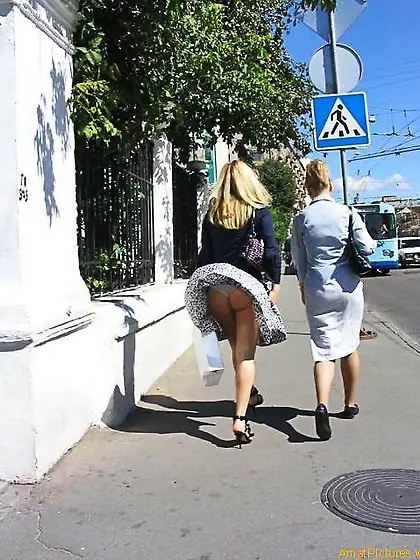 Unaware Windy Upskirts