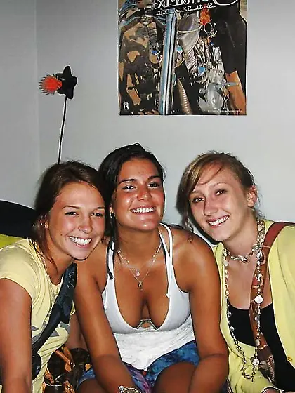 Cleavages, decolletes, downblouse,