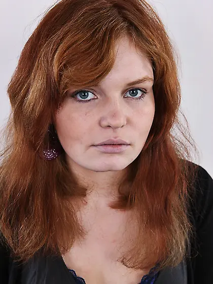 Amateur diva loves her small titties and wants everybody to see