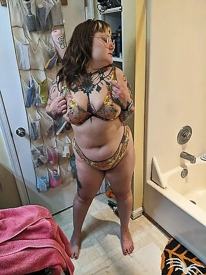 Her dad must be so proud of his stinky ginger slut