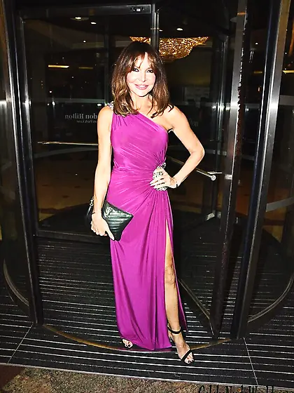 Lizzie Cundy Braless