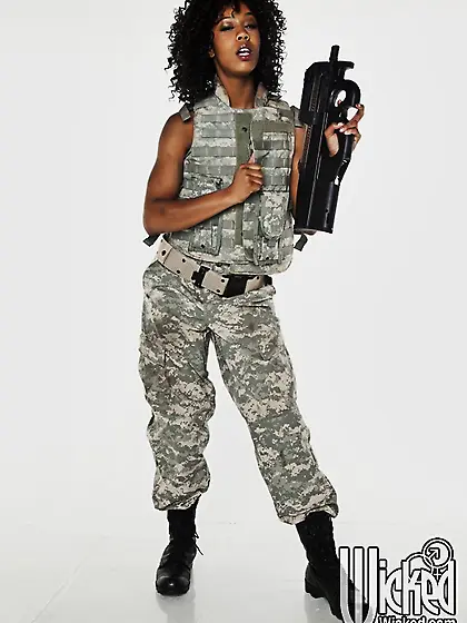 Tantalizing ebony sweety moans with lust while her pussy is dril