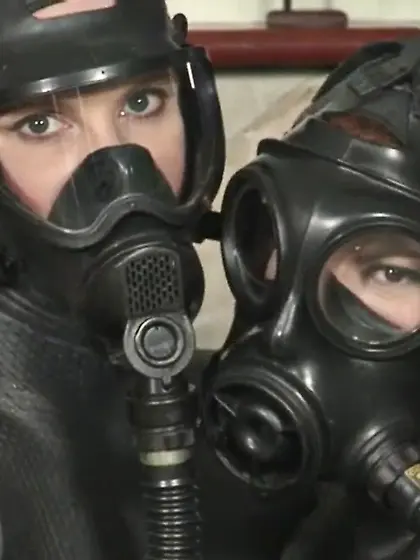 Rubber Gasmask Girl's