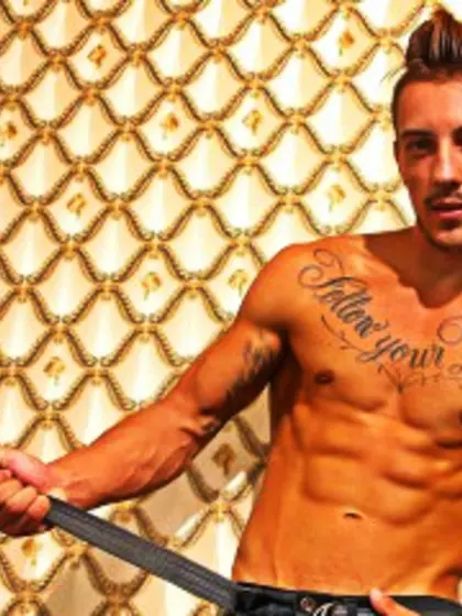 Brunette Titusray Strap On.