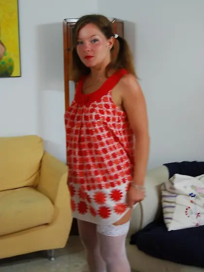 21 yo Brunette Salome Hand jobs