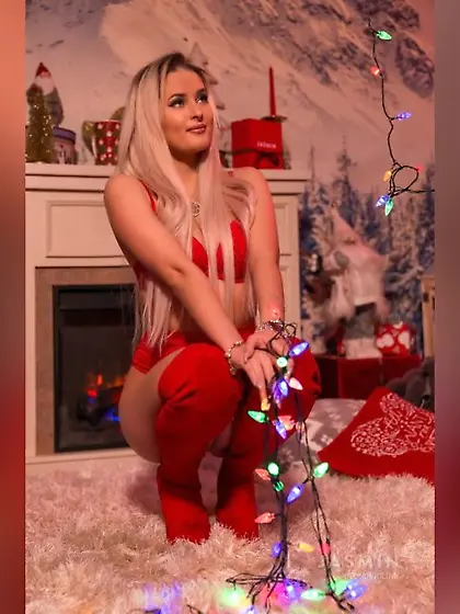 Bisexual strap on webcam