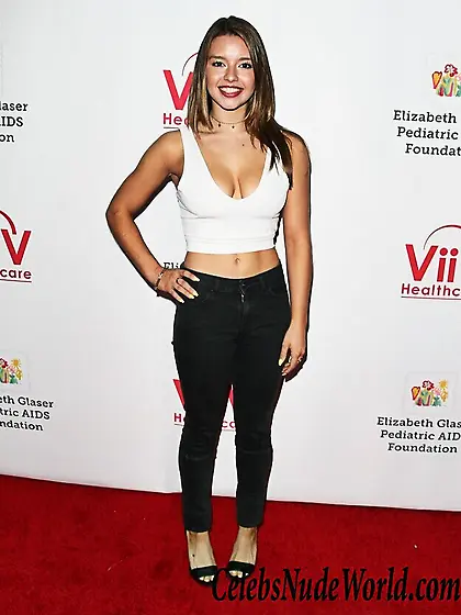 Fátima Ptacekis Cleavage