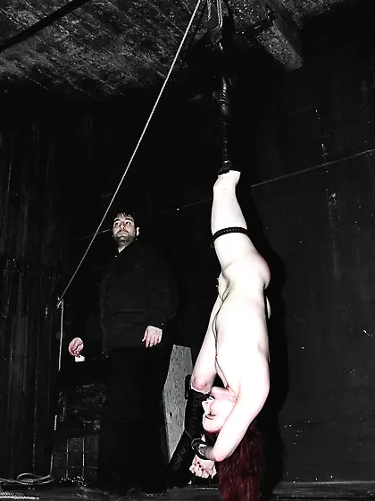 Fair-skinned ginger pierced pussy