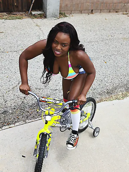 Jada Fire takes her slutty denim skirt off and gets her black va