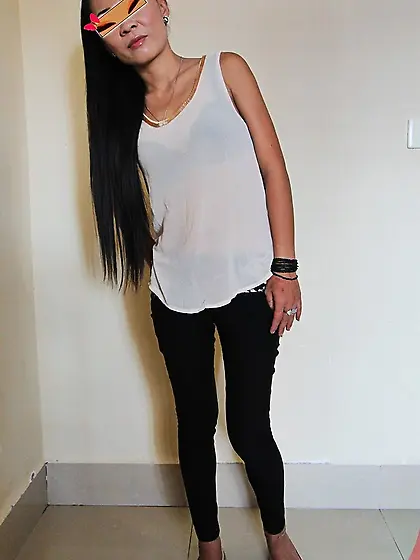 Skinny asian amateur blowjob