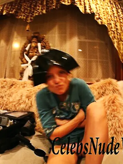 Kate Hudson's Juicy Booty: New Leaks