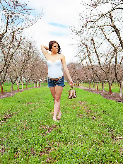 Young hottie gets rid of sexy panties to shake her big tits in t