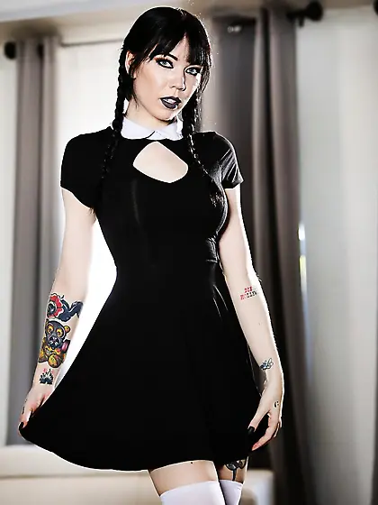 Naughty tattooed chick drilled