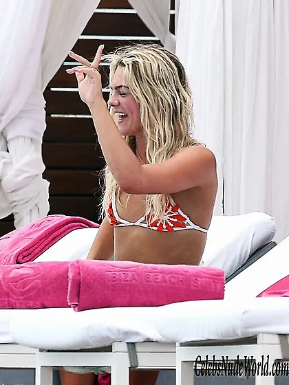 Louisa Johnson Sexy