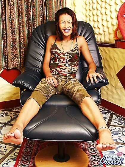 Asian Tbabe with charming smile