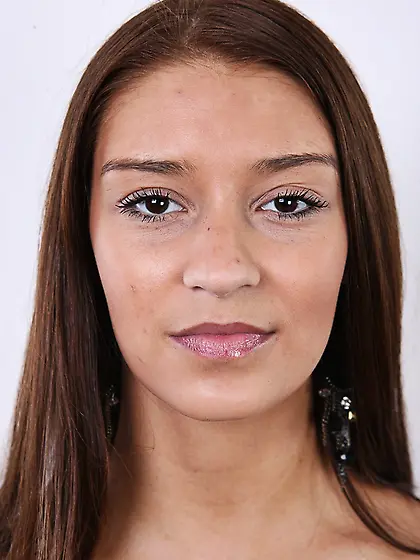 Honey chick curved butt