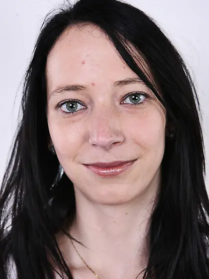 Amateur sex model shows