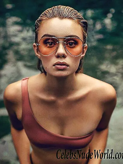 Claudia Thompson Sexy