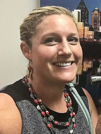 Amy shows off her titties at mardi gras