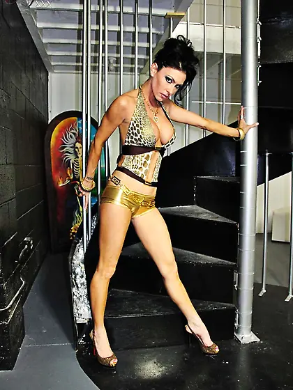 Fit brunette animal print