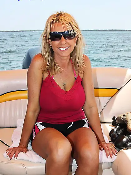 Blonde exhibitionist takes army