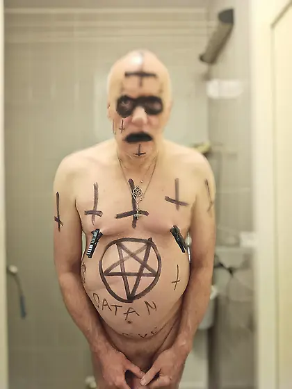 Satan slave Gerard does a pee enema treatment