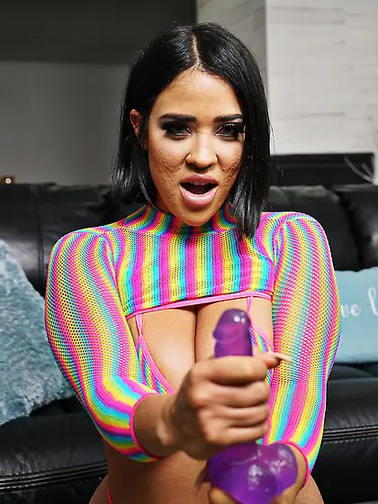 Sahara Leone rides hard prick after getting her exotic pussy lic