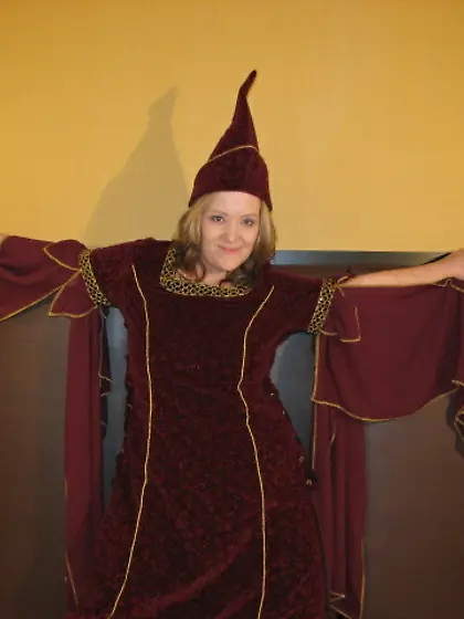 Lynn's Casting-S2 -Costume