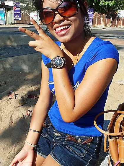 Fellow picks up exotic slut who for money undresses in his hotel