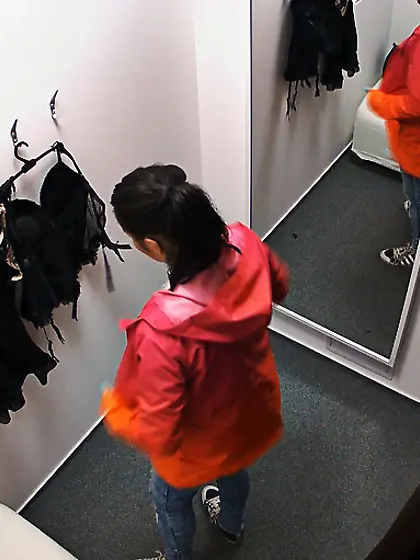 Big-booty amateur brunette naked