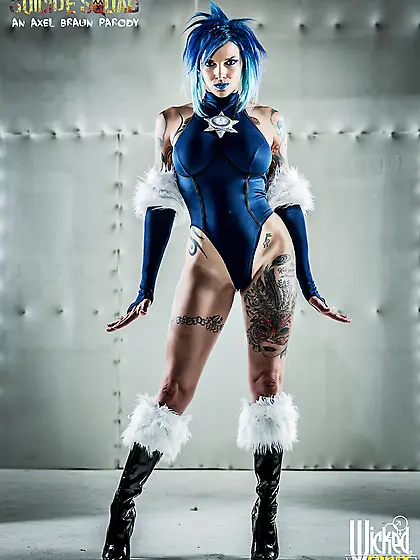 Poison Ivy-looking redhead and her busty friend fucking the Ridd