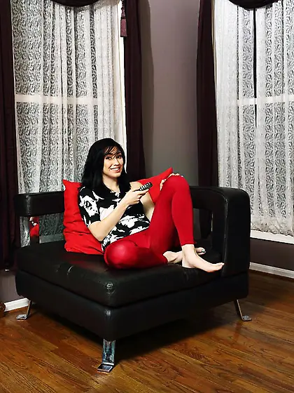 Vicious brunette girl Aria Alexander is using the bottle for ins