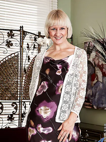 Tiny tits short hair mom