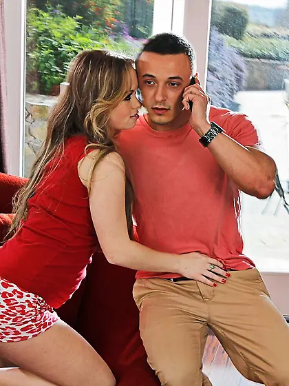 Horny brunette colleen Madison Chandler wants to bang with athle