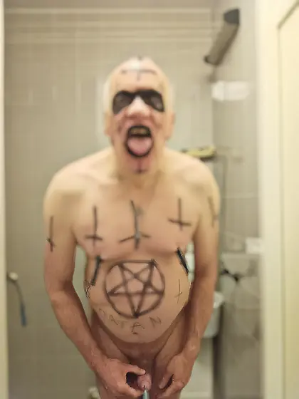 Satan slave Gerard does a pee enema treatment