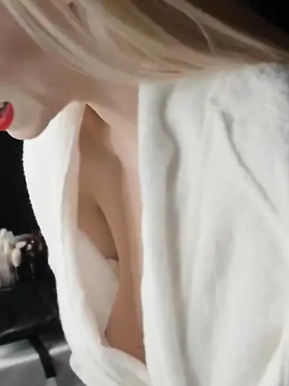 Anya Taylor-Joy nipple slip