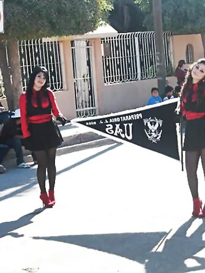 Mexicanas en pantimedias mexican dolls in stockings